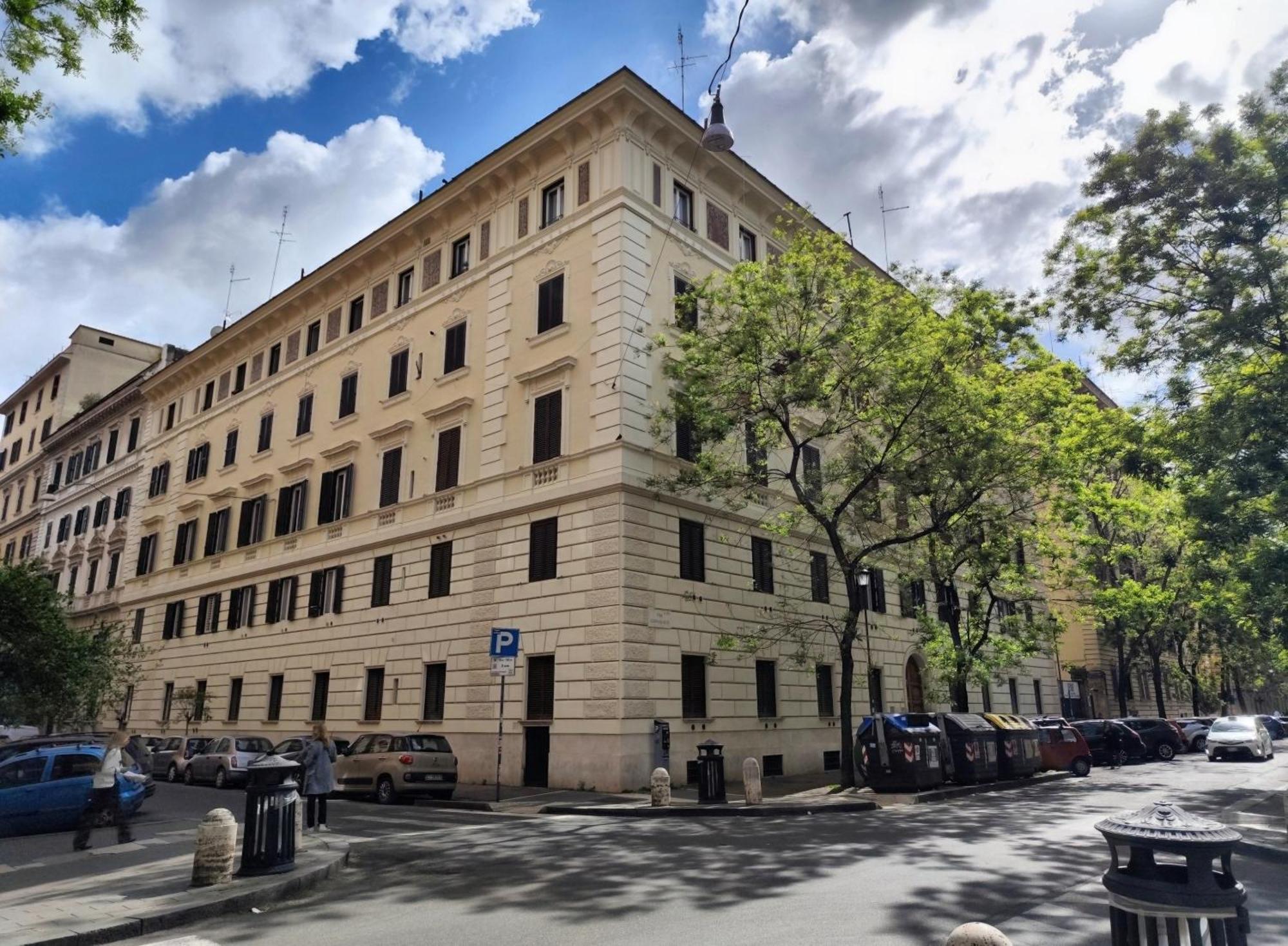Vatican Apartment *